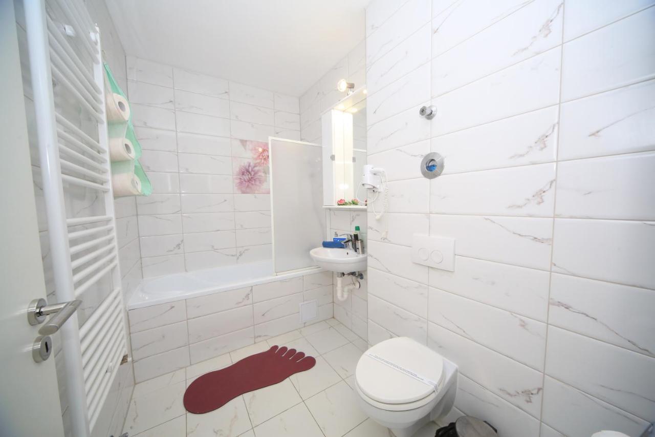 Happy Family Apartment บราชอฟ ภายนอก รูปภาพ